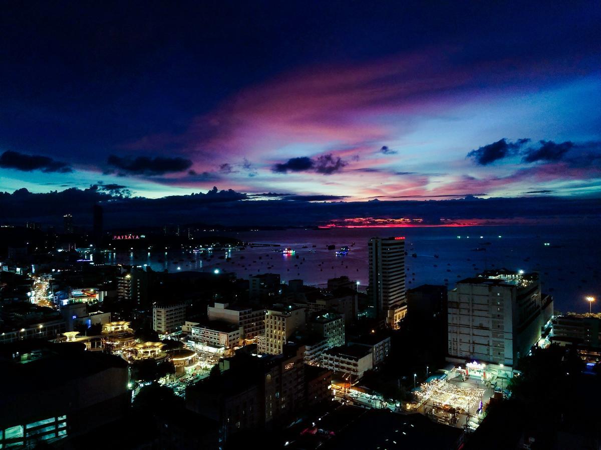 The Base Pattaya 芭提雅基地公寓 Exterior foto
